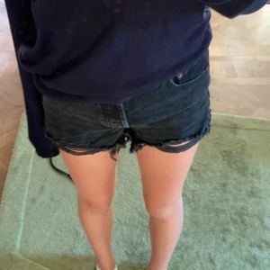 As snygga shorts  - Säljer dessa as fina shorts ifrån zara då jag inte använder dem längre!! Shortsen är midrise och bara använda några få gånger❤️
