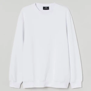 Vit sweatshirt🤍 - Vit sweatshirt oversize🤍 köpt på herravdelningen, storlek L🤍