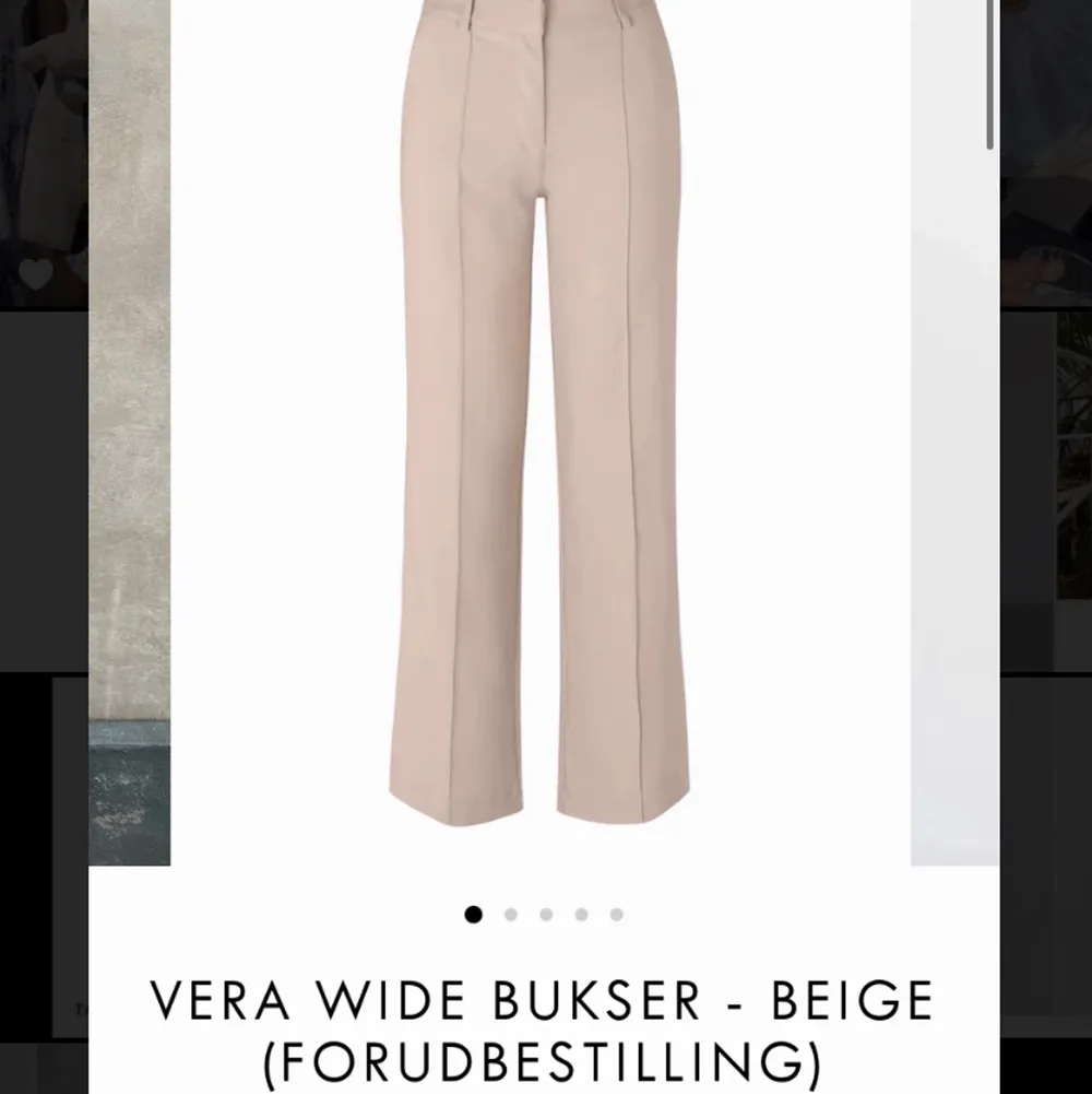 Märke: Venderbys. Modell: Vera Wide. Färg: Beige. Storlek: XXS. Använda 2 gånger. Utsålda online. Supersnygg passform. Jeans & Byxor.