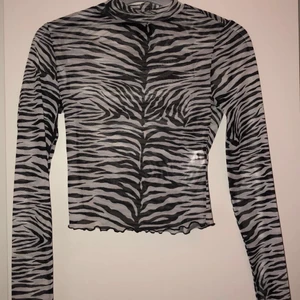 Zebra mesh  - Säljer nu min otroooligt snygga meshtopp i zebra mönster som passar så bra till alla möjliga tillfällen!🥰💕