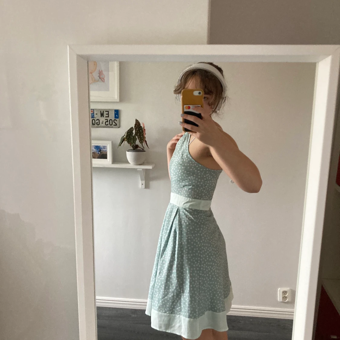 Prickig klänning  - 90