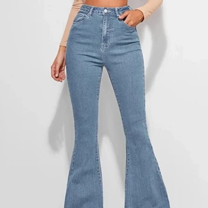 Jeans - Helt oanvända. Ny pris 200, säljer för 129