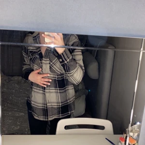 Jacka från Gina - Säljer min ”jacka” från gina som jag använt 3 gånger, nypris 399 kr