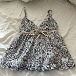 Odd Molly linne - Odd Molly linne som tyvärr inte kommer till användning. Väldigt bra kvalite 🤍 Storlek 1 vilket motsvarar storlek S 🤍 frakt ingår inte i priset 