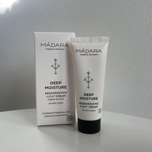 Mádara Moisture Night Cream - NY! Nattkräm som stimulerar föryngring av celler och reducerar fina linjer. Värde 215 kr