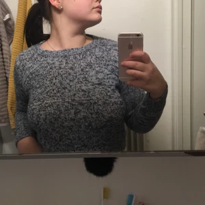 Hm - Jätte skön ”stickad tröja” känns knappt att den är stickad den sticks inte