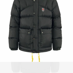 Expedition down lite jacka - Denna jacka sökes i strl xxs/xs/s. Hojta till om ni har någon att sälja!