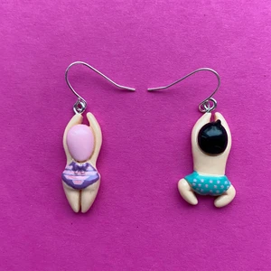 Fantastiskt roliga örhängen 💕 - Nickelfria krokar och fri frakt 💕