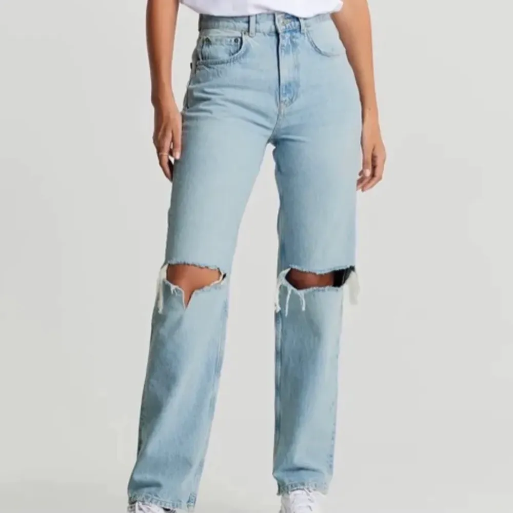 Super fina jeans från Gina i storlek 36!!💞 Sparsamt använda och i bra skick. Buda gärna! 🤛🏻🤛🏻💥. Jeans & Byxor.