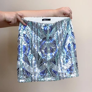 Glitter kjol storlek XS  - Glittrig kjol i storlek XS. 2000s inspirerad! 