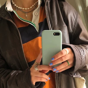 Super snygg collage långärmad  - Den perfekta collage långärmad tröjan som sitter oversized