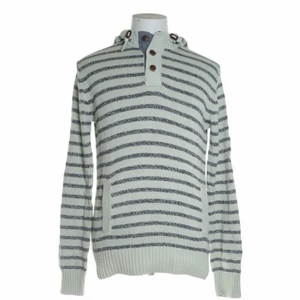 Stickad tröja - Randig stickad tröja, jättebekväm och fin, inget fel på den! 60kr+frakt❤️