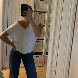 Stickad väst - Bikbok’s fina stickade väst, lite större i modellen