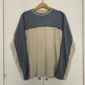 Tröja   - Skön långärmad tröja hittad på secondhand, size L 🪐