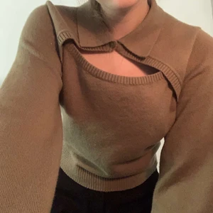 Brun tröja från &otherstories - Brun tröja från &otherstories som är som ny🤎 Väldigt bekvämt material!!