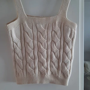 Stickat topp - Stickat linne från new look, aldrig använt, storlek S