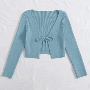 Blå kort kofta - Säljer denna fina blåa ”kofta”. Köpt från shein för 139kr. Den är aldrig använd då jag tycker den är något för liten för mig🤍🤍