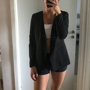 Kavaj  - Kavaj från Vero Moda, knappt använd. Storlek 36, bra passform. 