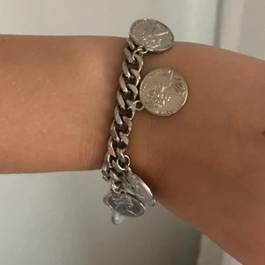 Mynt armband  - Snyggt armband från New yorker. 15kr + 24kr frakt 