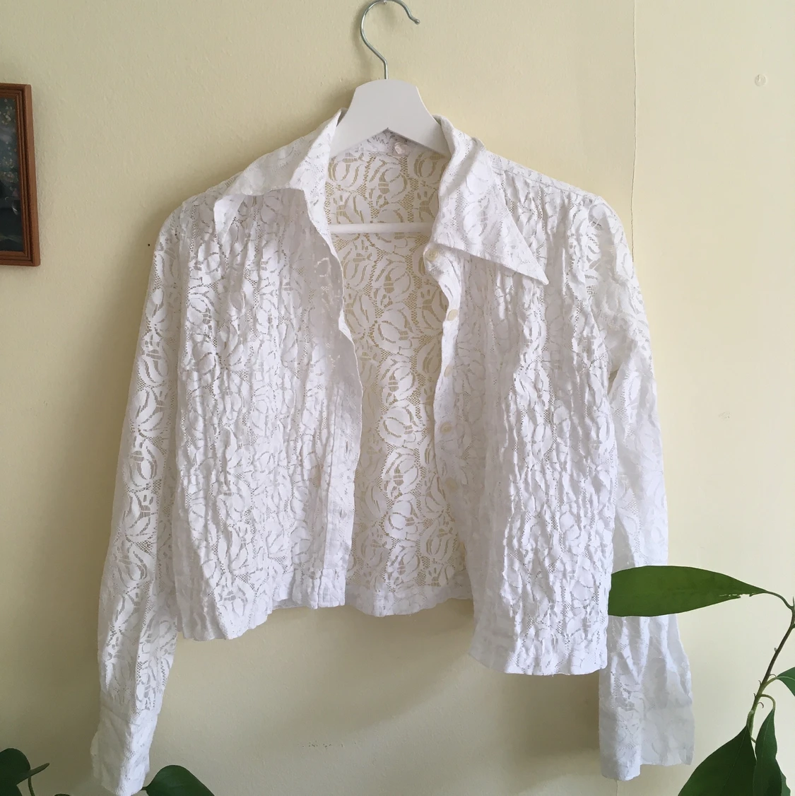 Vit skjorta i brodyr - 90