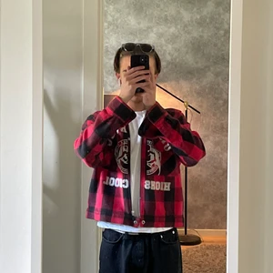 Elykong reckless scholars flannel - 1/1 vintage flannel skjorta från reckless scholars dvs det finns bar 1 av denna i världen. Storlek XS (inte lång men lite oversized på bredden.