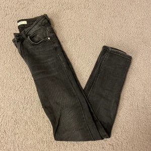 Jeans storlek S - Jeans från Gina Tricot, sällan använda. 