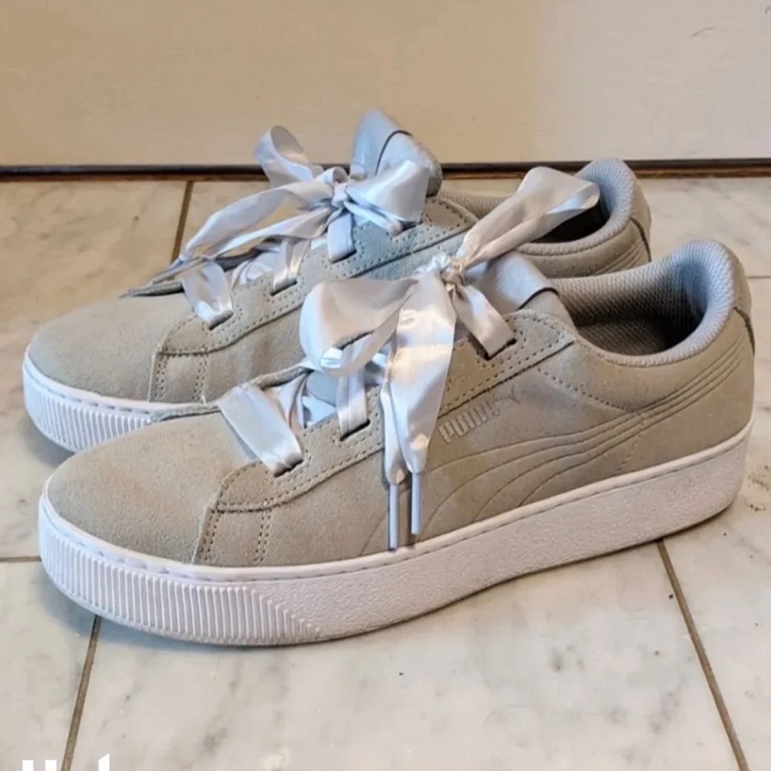 Puma sneakers fina!! Strl 39