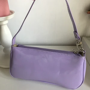 Purple purse  - En blank pastell lila handväska, från shien. Använd endast 1 gång 