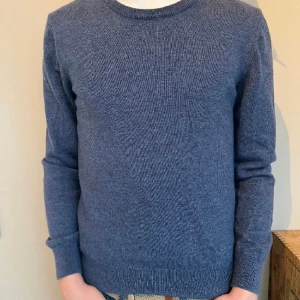 Merinoull tröja - Jag säljer en merinoull tröja 8/10 skick  som passar om du är mellan 150-160