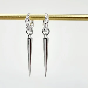 Handgjorda örhängen  - Handgjorda örhängen●Följ :@ekjewelryofficial🤲 ● 💎Material- metal/zinklegeringar ●Örhängeskrokar -rostfritt stål. Nickel fri. Längd -5cm Vattentåliga, ändrar inte färgen! Köp för 80kr/paret