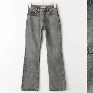   Full length flare jeans - Full length flare jeans från Gina Tricot.   