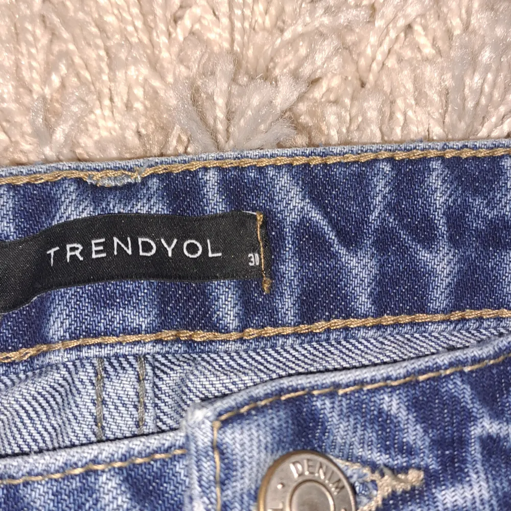 Jeans från Trendyol. Storlek 38.. Jeans & Byxor.