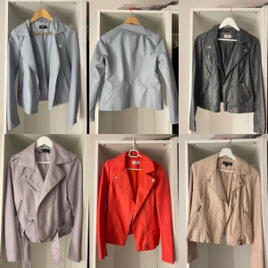 Skinjacka - Säljer skinjackor vissa är användaa vissa inget alls. Storlek 36-38. Pris är beroende vilket jacka du vill ha för mer infp skriv till mig