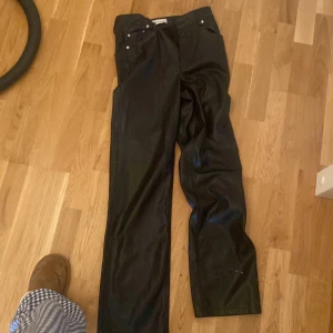 Skinn byxor  - Skin byxor från zara