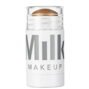 SÖKER - Söker en milk Bronzer stick i färgen baked inte för dyr💕 hör gärna av er om ni säljer en😊 gärna en stor om dem finns kvar 