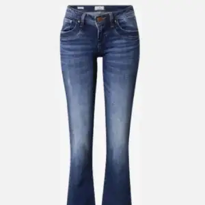 Säljer dessa Lågmidjade blåa ltb jeans i storlek 25/34💗