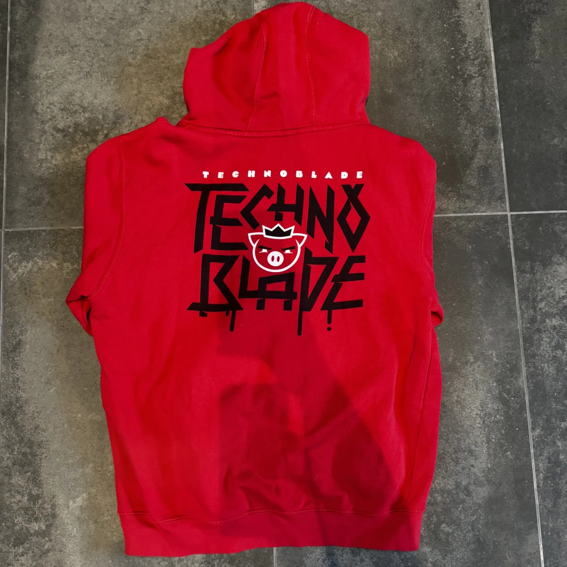Technoblade merchandise hoodie  - 90