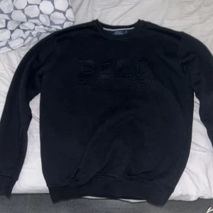 Ralph lauren tröja storlek M - Bra skick , polo tröja , passar även till S 