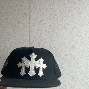 Chrome heart keps - Chrome hearts keps, oanvänd