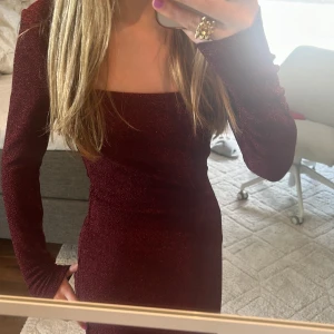 Klänning - Använt 1 gång