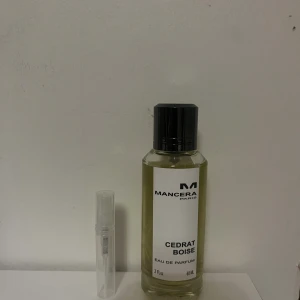 Mancera cedrat boise sample - Säljer 3 ml sample av min Mancera cedrat boise.