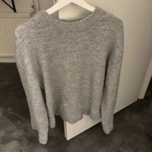 Stickad  - Säljer min fina stickade från Gina då den ej används längre🥰