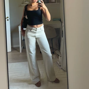 Raka jeans  - Snygga raka jeans som passar så bra nu på våren och sommaren💕