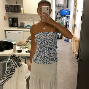 Supersöt kjol - En super söt kjol från Gina Tricot som också kan användas som topp 🥰 storlek S men funkar på XS också 🩷