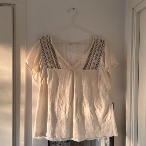 sommartopp - 🌟🌟🥂🥂 Sitter som en M!!