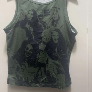 Topp - En jätte fin topp, skick 9/10!!!priset går att diskutera 👌