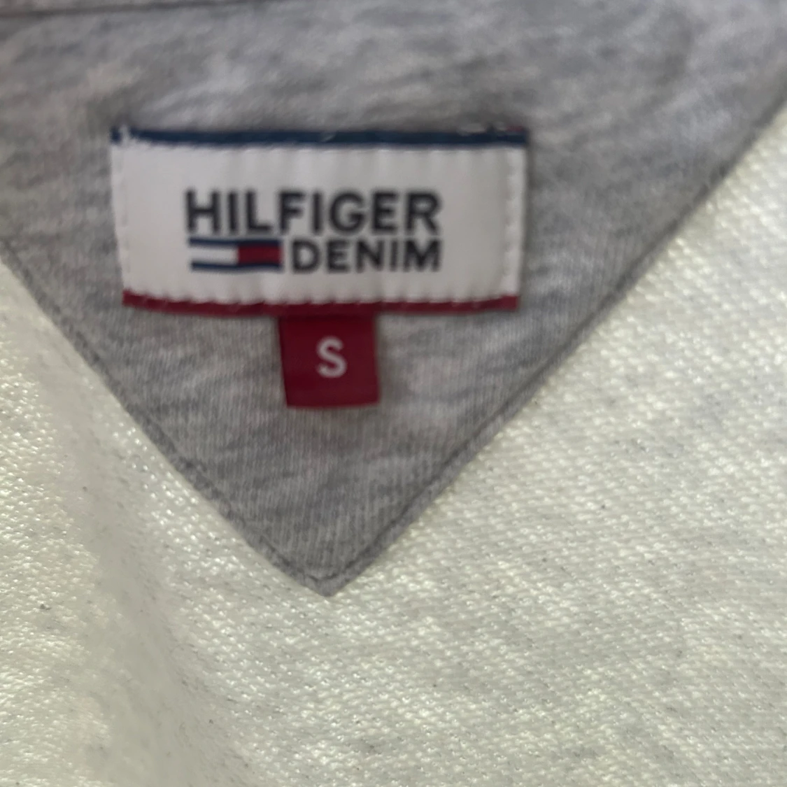 Tommy hilfiger  - 91