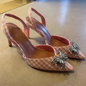 Klackskor tweed - Manolo liknande klackskor i storlek 37, oanvända 