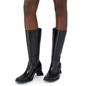 EYTYS- Nova Leather boot  - Helt oanvända Eytys-skor. Slutsålda på hemsidan! Nypris: ca 5000kr  Mitt pris: 3500kr   Säljer för att dom är lite för stora för mig och kommer inte till användning, superfina skor som förtjänar ett nytt hem!  Priset kan diskuteras💕