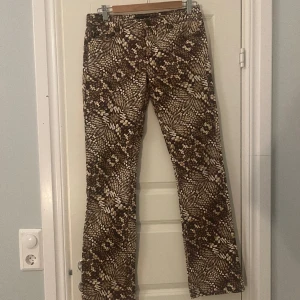 Mönstrade jeans - Super coola mönstrade lågmidjade jeans. 